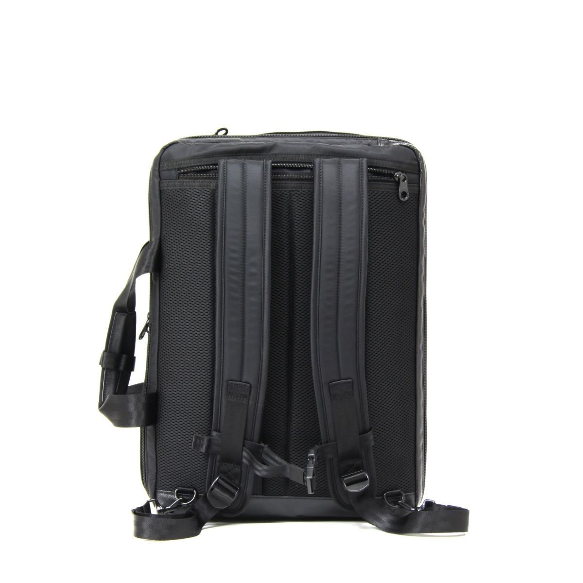 大容量でシーンに合わせて使い分けられるブリーフ・ショルダーバッグ・リュックの3WAY仕様