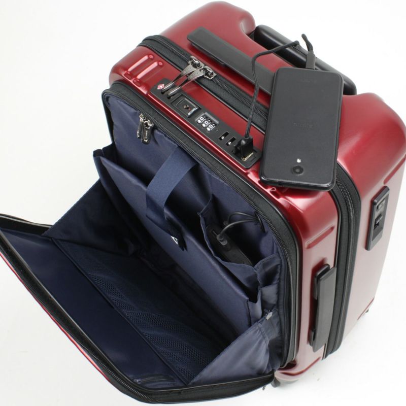 機内持ち込み対応のスーツケース6選 | BERMAS公式オンラインストア