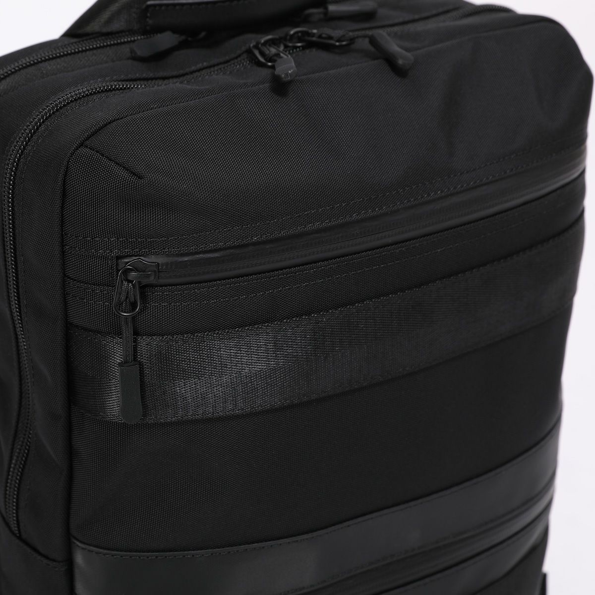 YKK製の止水ファスナーを採用した大学生の通学リュックとしてもおすすめな公式限定モデル