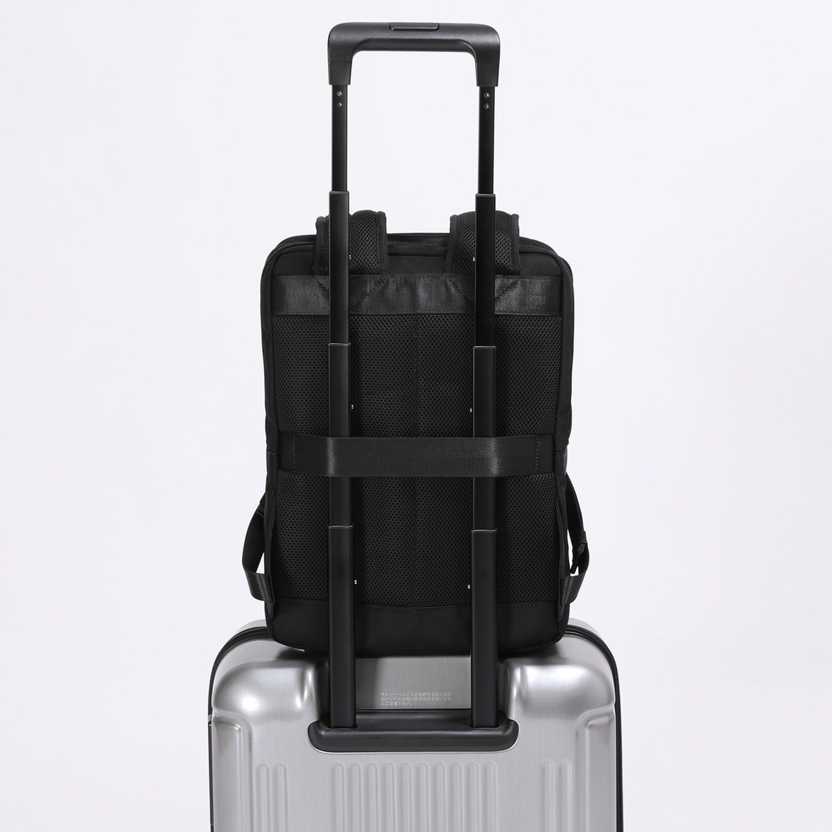キャリーオン機能でリュックと併用も可能、通勤通学はもちろん旅行にも便利なリュック