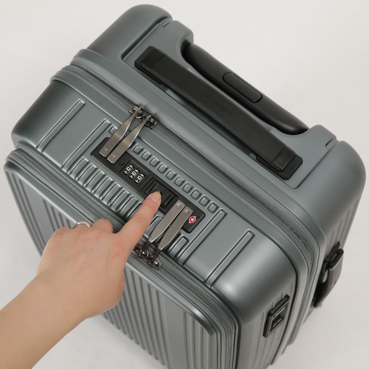 お手伝い何でもします。 No.60555：フロントオープンファスナー37L 50cm | BERMAS OFFICIAL WEB