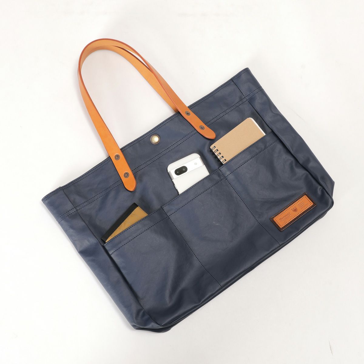 No.60604：横型トート（豊岡鞄）【PC収納可能なクッションポケット付属