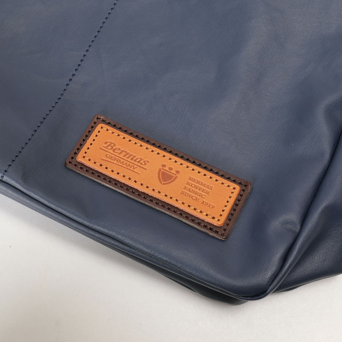 No.60604：横型トート（豊岡鞄）【PC収納可能なクッションポケット付属