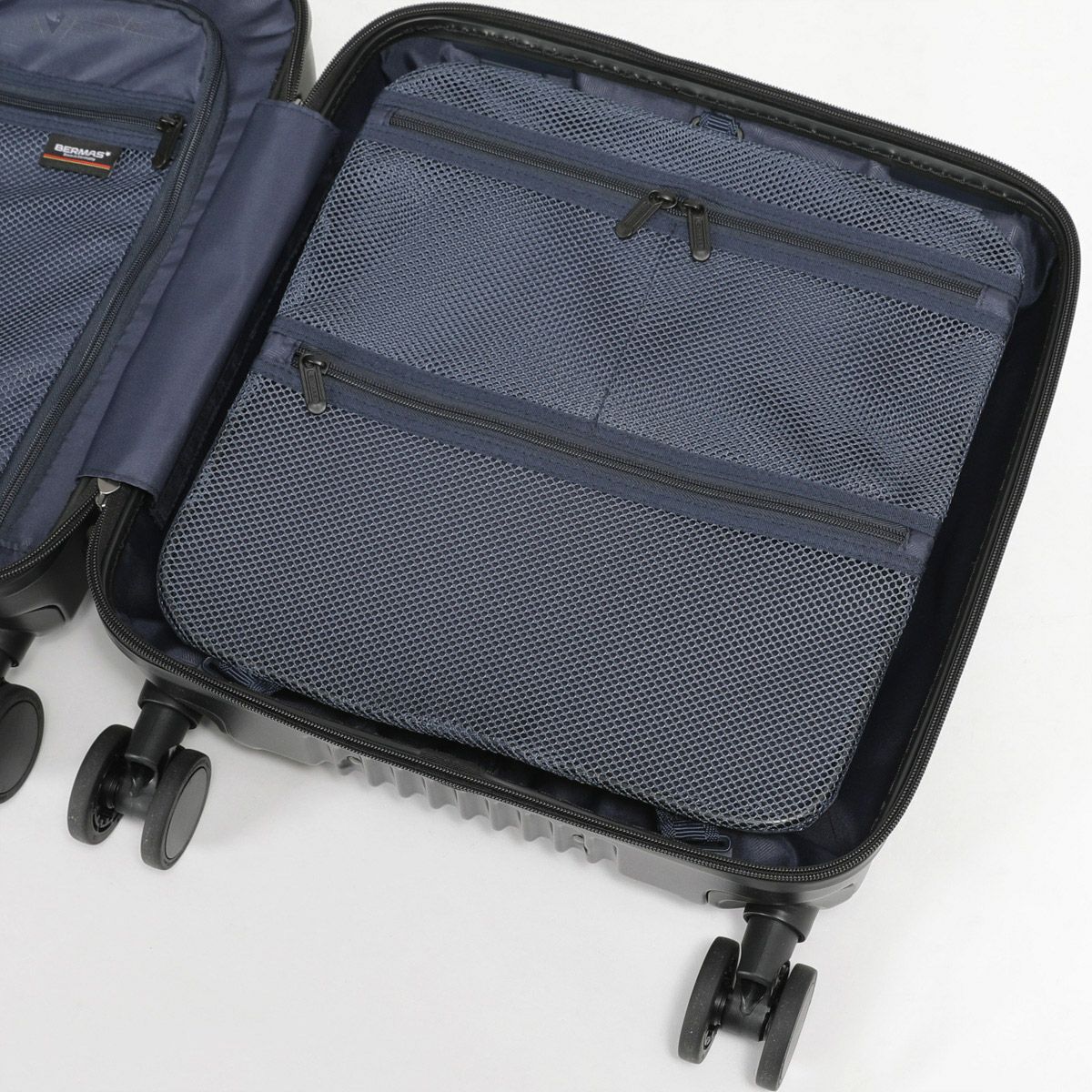 00様❶専用 No.60565：[新仕様] ワンタッチフロントオープン 32L 39cm | BERMAS