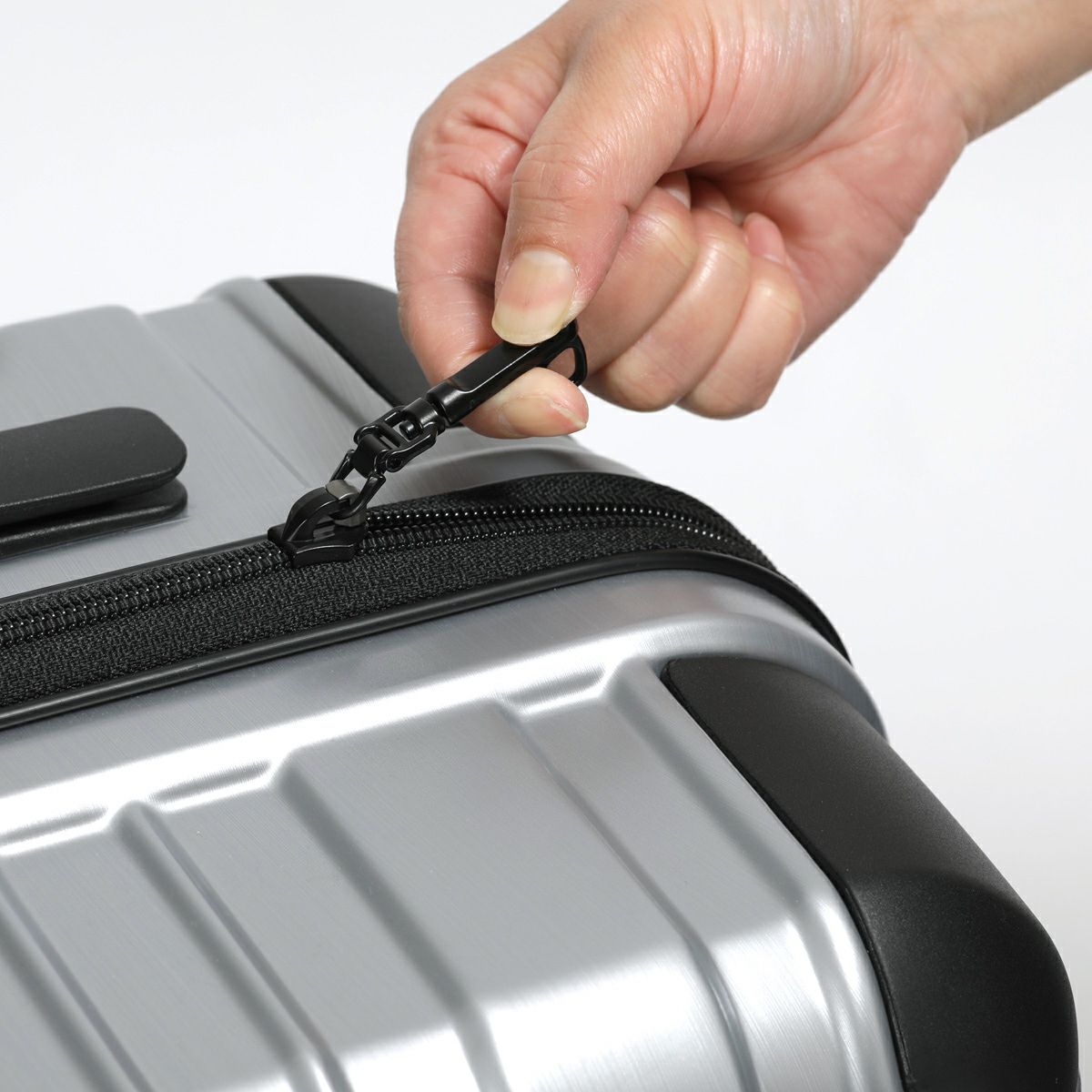 ヘリテージ3 ファスナー57L